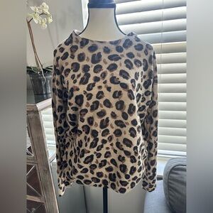 Harper Lane Cheetah / Leopard Design Sweater Size Large - NWOT